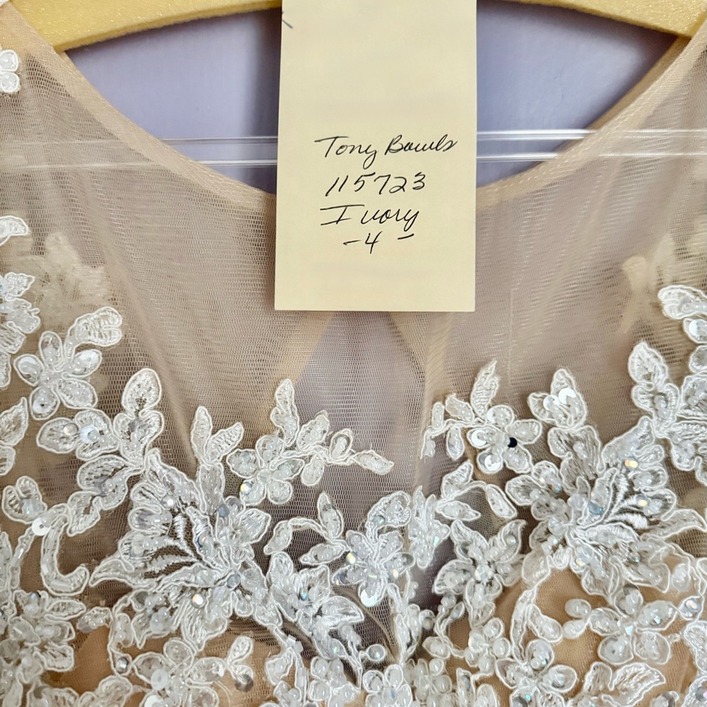 Tony Bowls Ivory Beaded Lace Appliqué Gown
